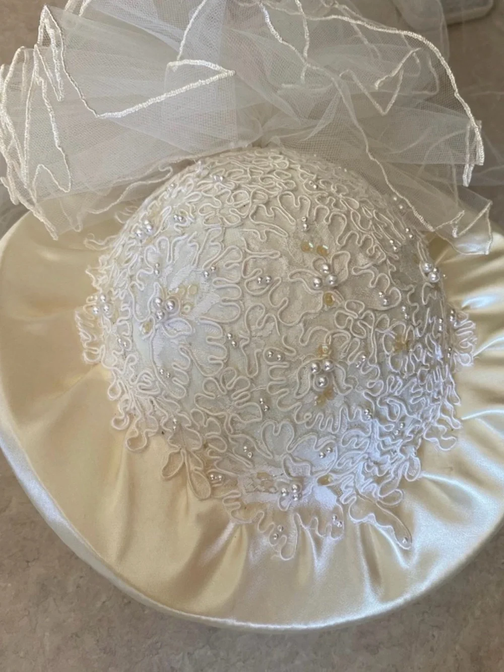 Vintage 1970s Wedding Bridal Beaded Floral Headpiece Veil Hat White Ivory Formal
